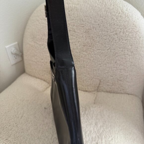 Authentic Salvatore Ferragamo Gancini Black Leather Shoulder Bag - Picture 6 of 9